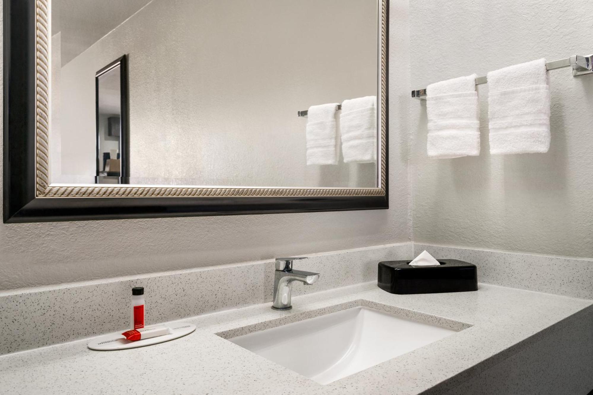 Crystal Inn By Oyo Northeast Houston I-610 Buitenkant foto